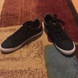 Size 9.5, men’s, Levi’s shoes.